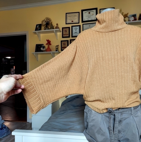 Ces Femme Cute Funnel Neck Sweater - Picture 2 of 13